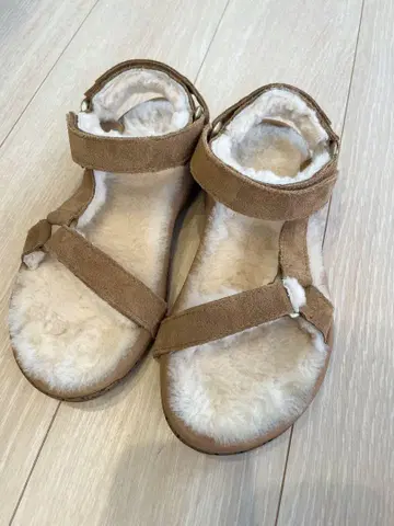 Teva 보아 콘포트 샌들 사이즈 24cm 베이지