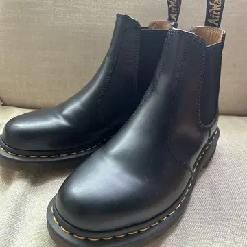 컨디션 최상 닥터마틴 2976 첼시 부츠 24.0cm 블랙