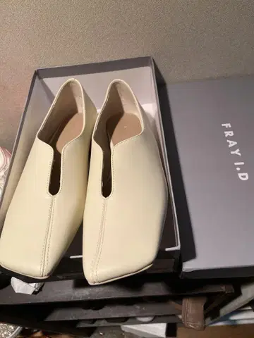 FRAY I.D 화이트 로퍼 38