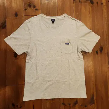 Patagonia 포켓 부착 티셔츠 그레이