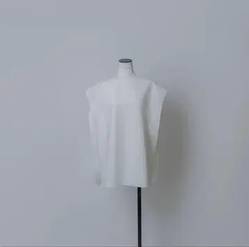 LOHEN SQUARE NECK BLOUSE 화이트 택 포함 새상품