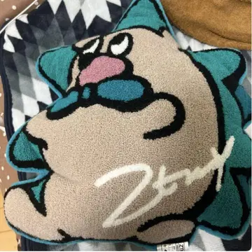 UNIGURI CUSHION 우니구리 (기라 킬러 ver.)