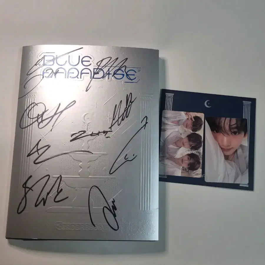 DKZ | 디케이지 DKZ Dongkiz Single Album with Sign and