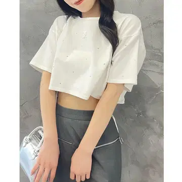 eimy istoire 랜덤 비쥬 크롭 상의