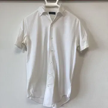 BARNEYS NEW YORK 화이트 반팔 셔츠