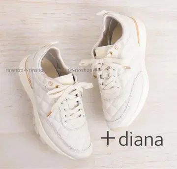 새상품 플러스 다이애나 퀼팅 스니커즈 화이트 22.5cm