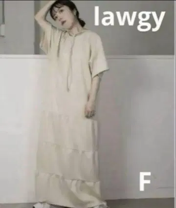 lawgy 라우지 티어드 넥 디자인 원피스