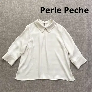 Perle Peche 카라 부착 펄 버튼 블라우스