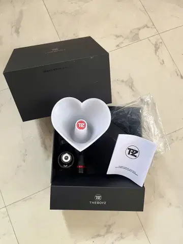 THE BOYZ 펜라이트 하트형 홀더 포함