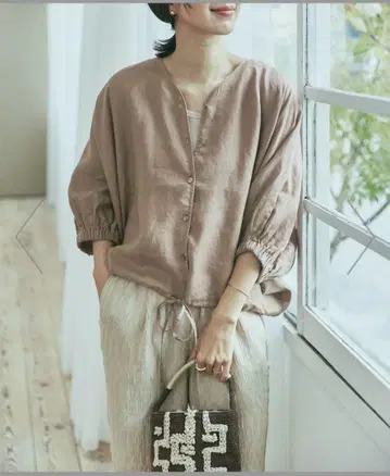 택 포함 새상품급 어반 리서치 도어즈 린넨 드로스트 돌먼 블라우스
