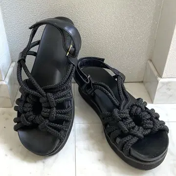 통굽 샌들 블랙 S 사이즈