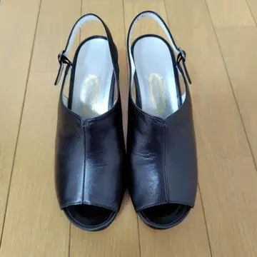 긴자 요시노야 블랙 샌들 새상품급