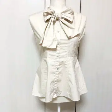 셀포드 블라우스 보타이 리본 슬리브리스 플레어