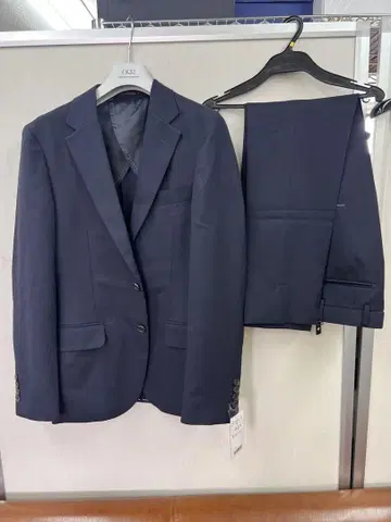 네이비 비즈니스 정장 슬림 핏