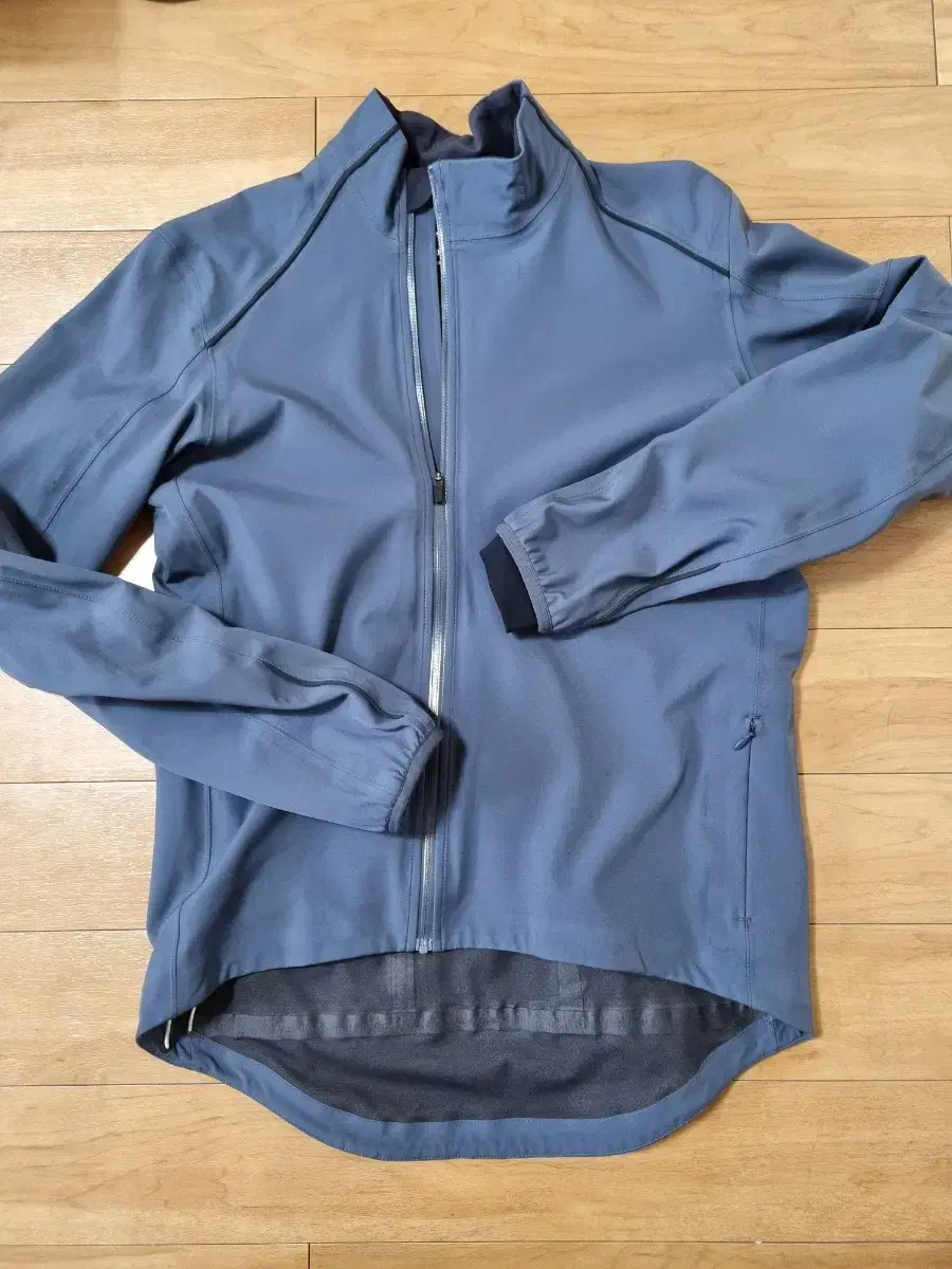 Rapha Windbreaker, Men's M size