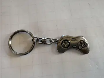SEGA 게임 컨트롤러형 키링 세가 새턴 컨트롤러