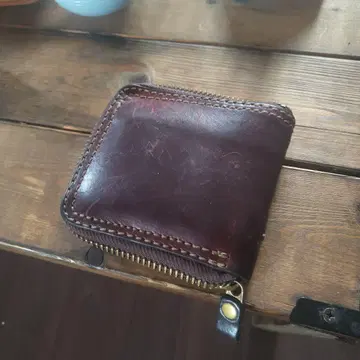 다크 브라운 가죽 접이식 지갑