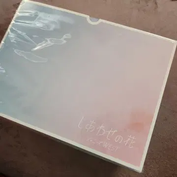 WEST. '행복의 꽃' 쿠션
