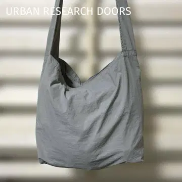 새상품급! URBAN RESEARCH DOORS 나일론 마켓 숄더백