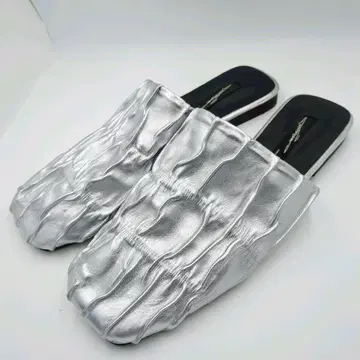 2개 이상 20% 할인 실버 셔링 샌들 24