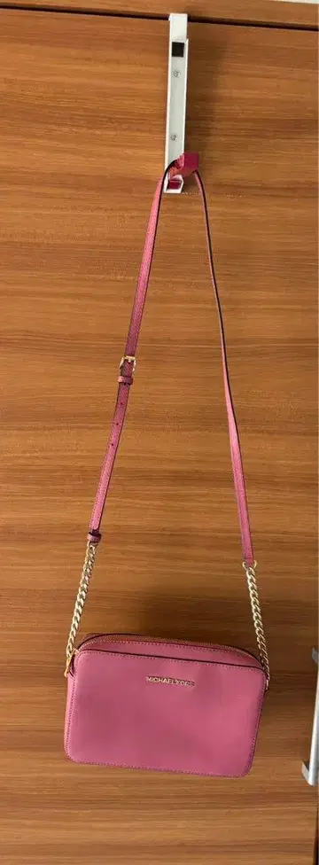 마이클코어스 핑크 숄더백