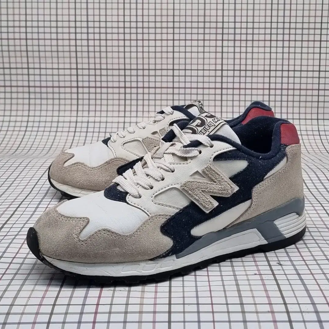 NEW BALANCE 뉴발란스 New Balance 660 Women's Sneakers 230 on