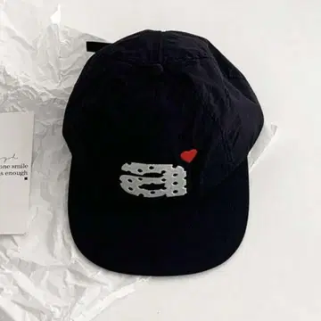 aeae 도트 자수 캡 모자 블랙