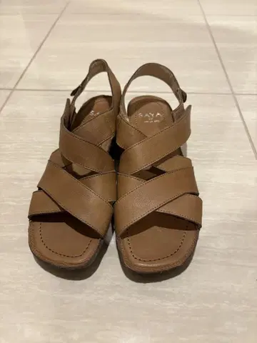 SAYA 샌들 브라운 LL 사이즈