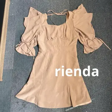 rienda 베이지 프릴 슬리브 원피스
