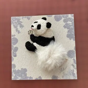 라쿰 자수 브로치 팬더