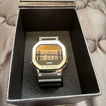 카시오 지샥 GM-5600U-1JF