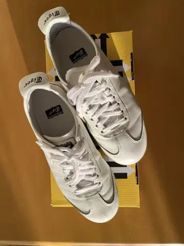 스니커즈