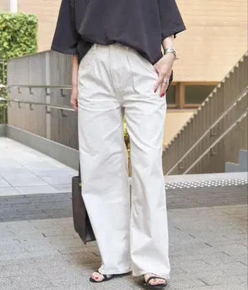 스픽 앤 스팬 어퍼 하이츠 데님