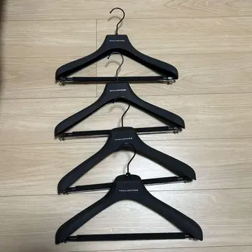TAGLIATORE 딸리아또레 행거 4개 세트