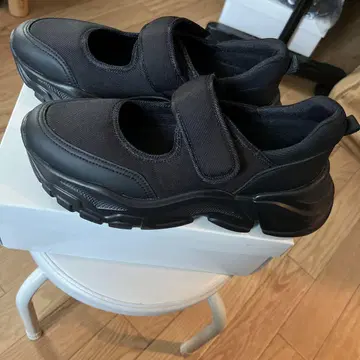 [미사용] SHOOEN 통굽 스포츠 샌들 25cm