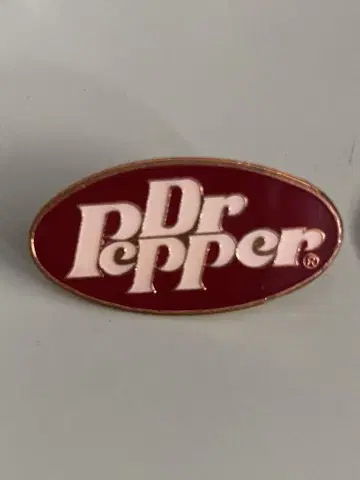 Dr Pepper 로고 배지 핀즈