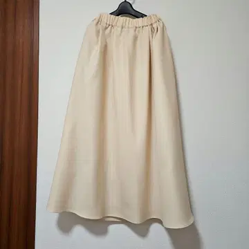 베이지 플레어 스커트 S 사이즈