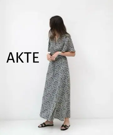 AKTE 하프 슬리브 랩 롱 원피스