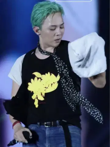 G Dragon 착용 새상품 M 사이즈와 데이지 목걸이