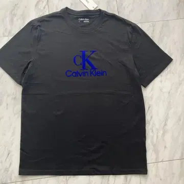 Calvin Klein 캘빈클라인 블랙 로고 티셔츠 M 사이즈