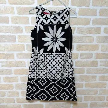 Desigual 슬리브리스 미니 원피스 블랙 화이트