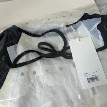 andmary Alma ribbon tops 티셔츠 아이보리