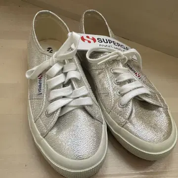 택 포함 새상품 SUPERGA 실버 레이스업 스니커즈 37