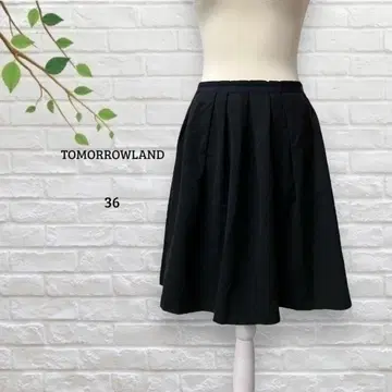 투모로우랜드 TOMORROWLAND 무릎 기장 플레어 스커트 블랙 울