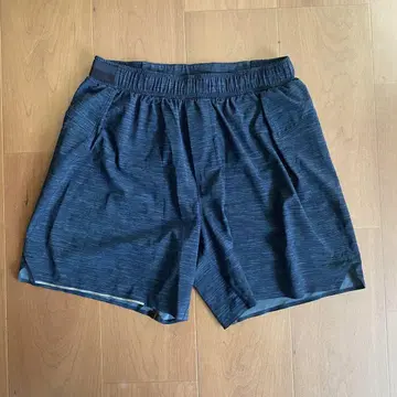 Lululemon 네이비 숏 팬츠