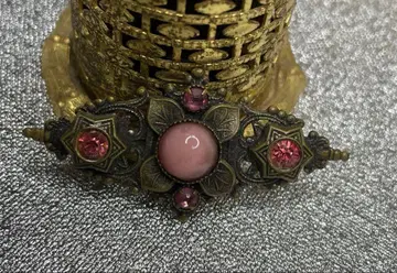 조금만 더 있으면 앤티크 핑크 문 글로우 브로치