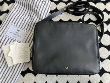 안야 힌드마치 The Stack Cross Body 숄더백