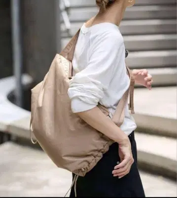 새상품 NOMADIS 노마디스 BOY4 숄더백 백