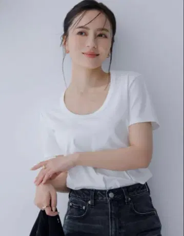 anuans 화이트 티셔츠