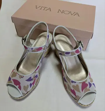 비타노바 VITA NOVA BARCLAY 샌들 하트 무늬 S 사이즈
